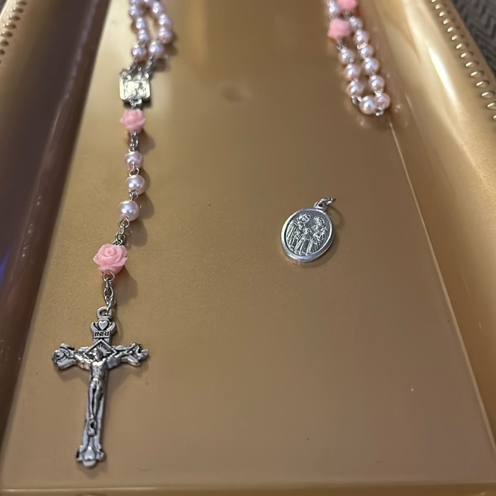 Holy Rosary + Medallion
